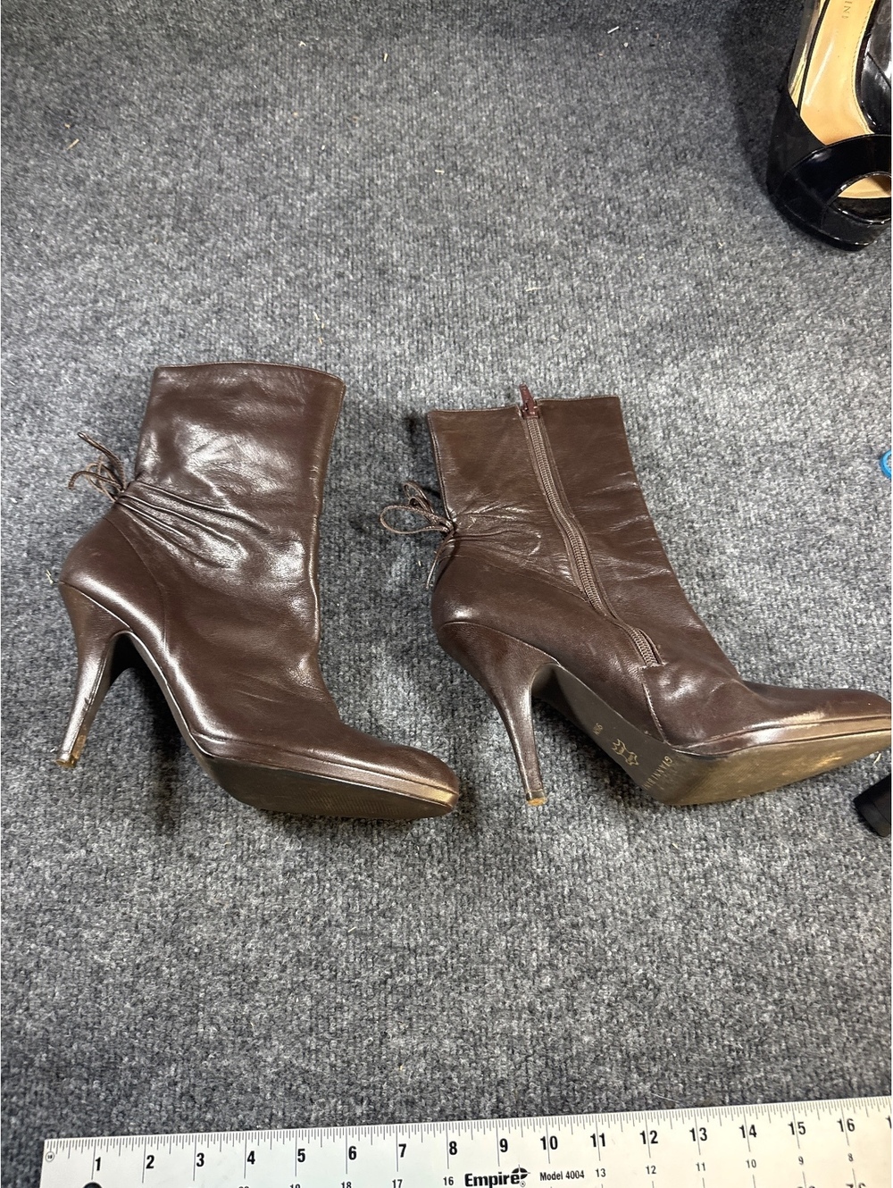 Gianni Bini Womens 9.5M Brown Leather Ankle Boots Stiletto Heel Side Zip